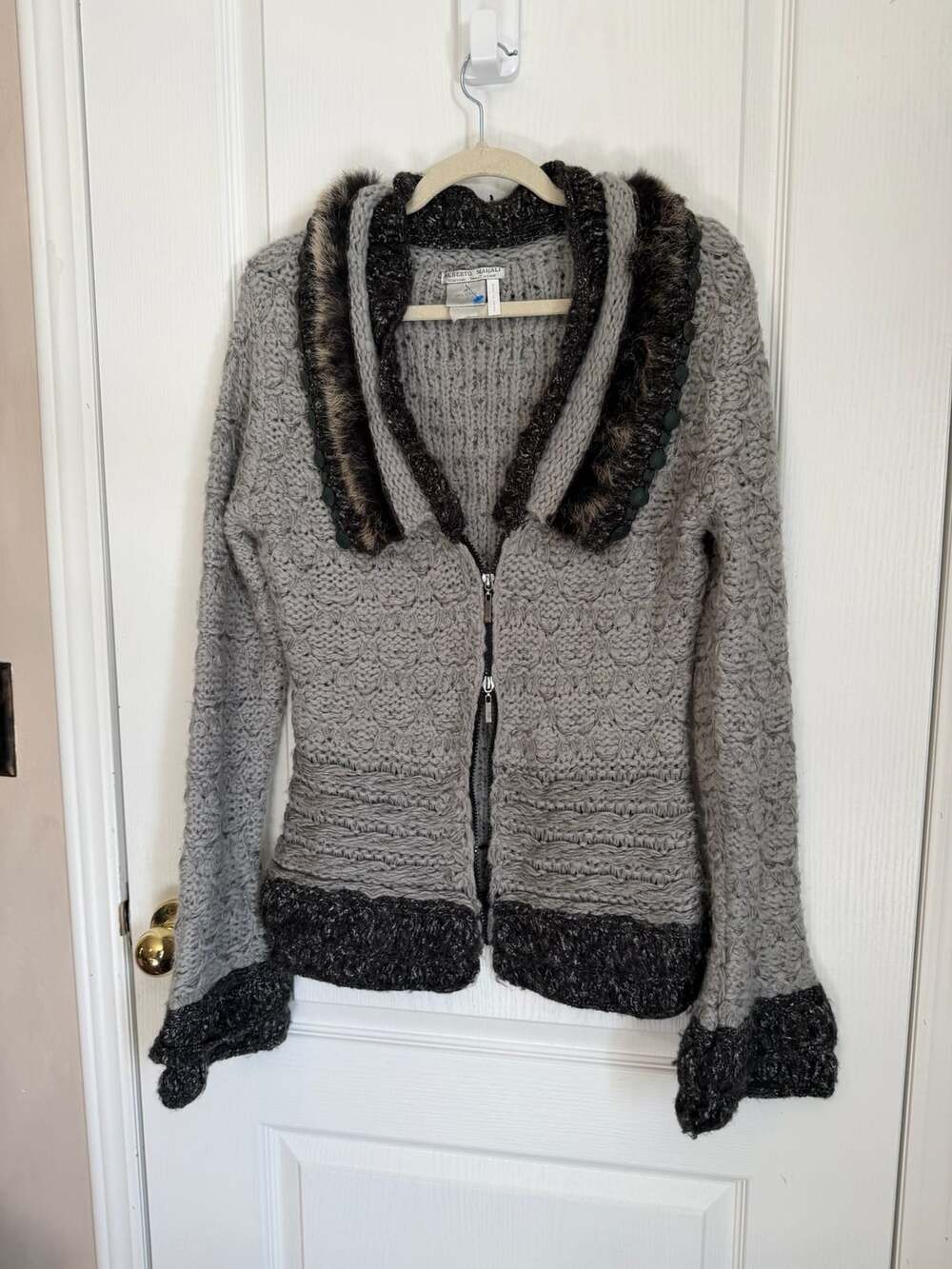 Alberto Makali Gray Zip-Up Knit Cardigan Sweater with Fur Collar Size M